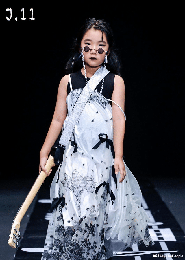 贾云馨|长相浪费基因?这些星二代,明明跟父母共用一张脸