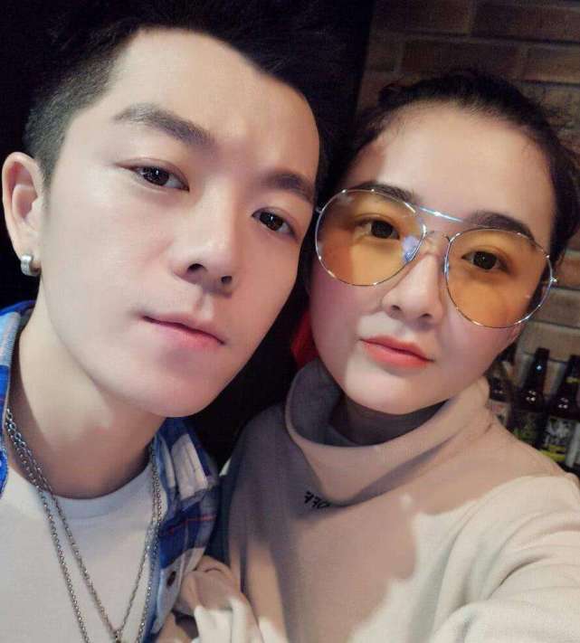 游乐园|王栎鑫回应与吴雅婷离婚争议：共同抚养儿女，称呼前妻室友是爱称