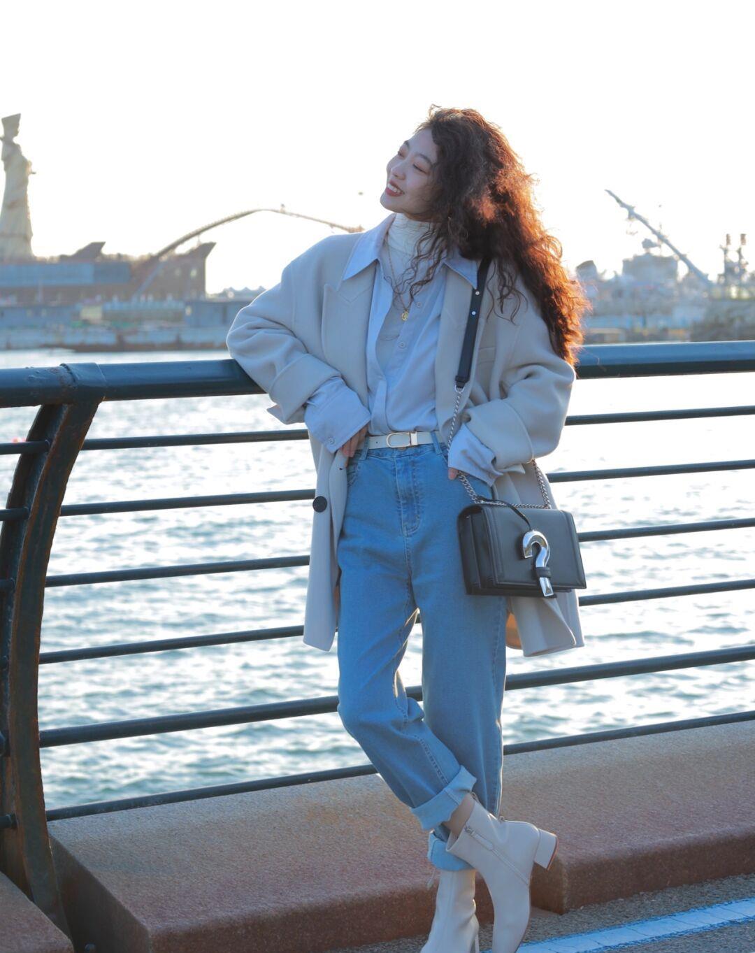 奶豆妈|秋冬季外套怎样穿出层次感？学会这3点，让你跟臃肿造型说拜拜