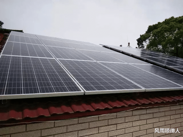 新能源 成交量萎缩了，大盘没有方向，谈谈新能源、光伏板块的个人看法