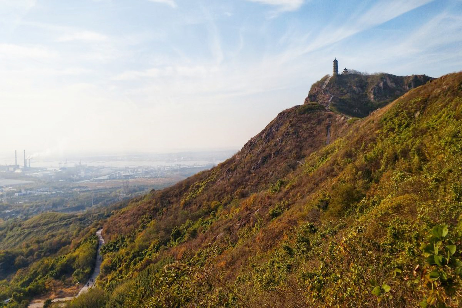 江苏省 江苏一座名字比较难念的山——圌山，内有36处悬崖，72道险坡