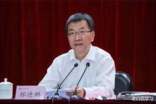 教师|教育部新部长认为，要重视“艺术教育”与其为友，家长意见一边倒