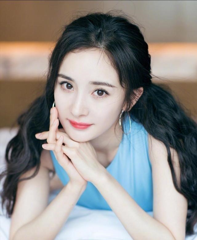 各抒己见 同是85花，有人死活捧不红，有人却命中自带流量，原因究竟在哪里