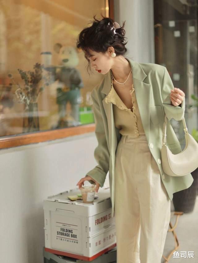 鱼司辰|复古港风穿搭怎么配?这些小技巧赶紧收藏起来,让你变得更加洋气