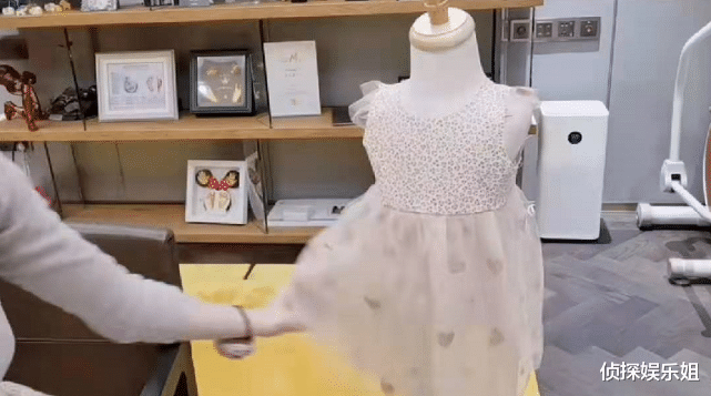 crush|贤妻良母！苗苗亲手为女儿制作口水巾，人美手巧郑恺真是捡到宝了