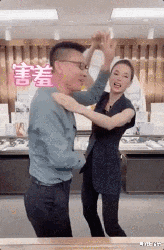 陈小春|港星直播卖货实录：哭到崩溃也要捱下去