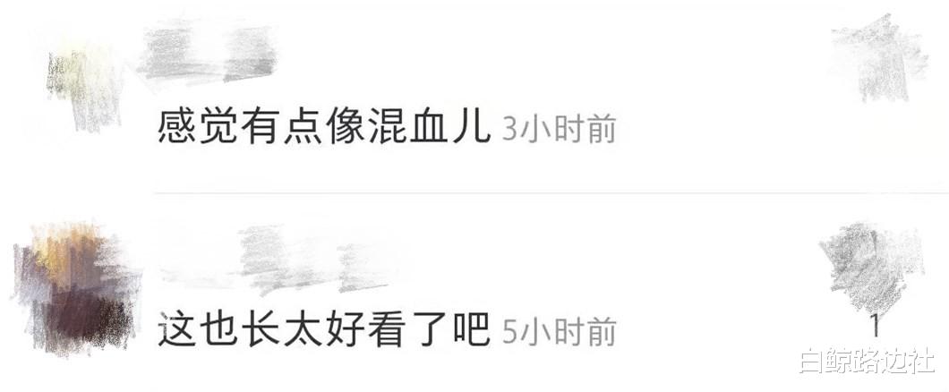 黄磊|黄磊8岁小女儿唱英文歌!古灵精怪长相酷似爸爸,被夸比多多漂亮