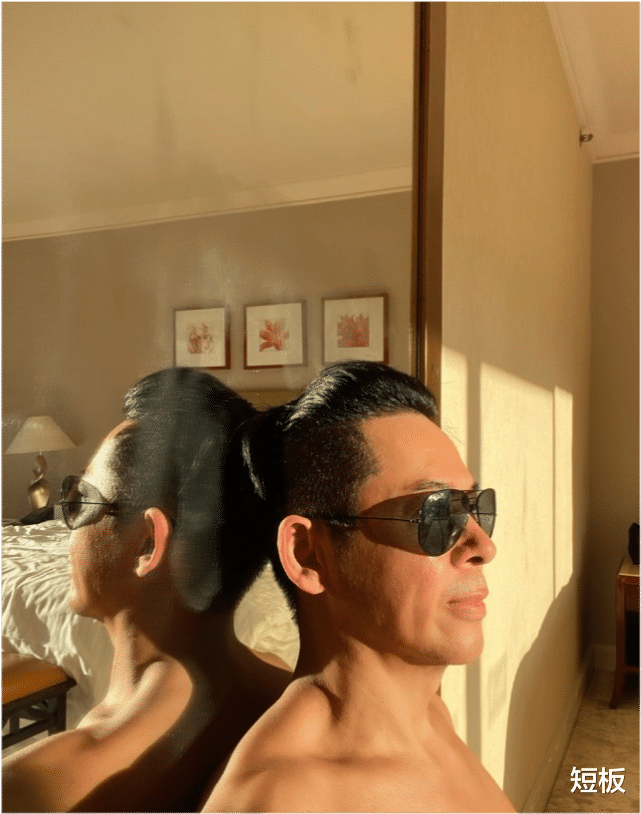 TVB|57岁男神在TVB28年买不起房，来内地6年就买房，如今在街头吃泡面