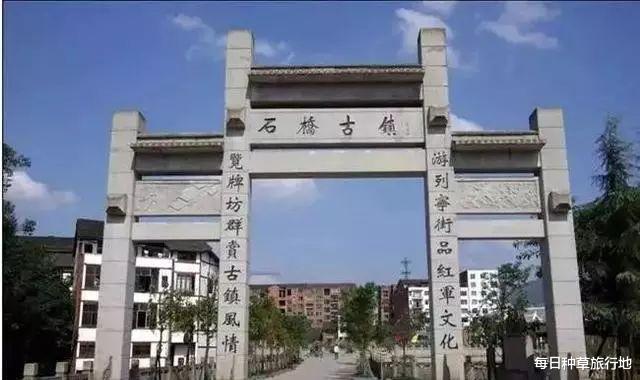 火车 继平乐古镇后,又一古镇走红,被誉“我国红色第一街”,值得打卡