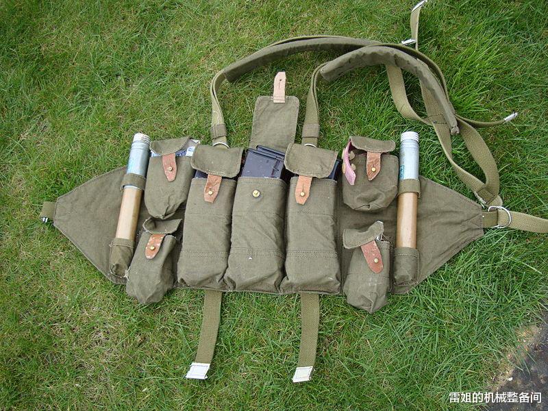 飞行器|中国56式弹匣携行袋：简单粗暴却合理，开辟了步枪弹匣胸挂的先河