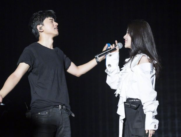 华晨宇|张碧晨为啥那么执着要为华晨宇生娃，看完华晨宇家族背景秒懂