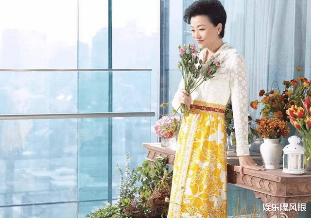 杨澜|杨澜节目现迷惑发言，被网友吐槽“胡言乱语”，李诞都看不下去了