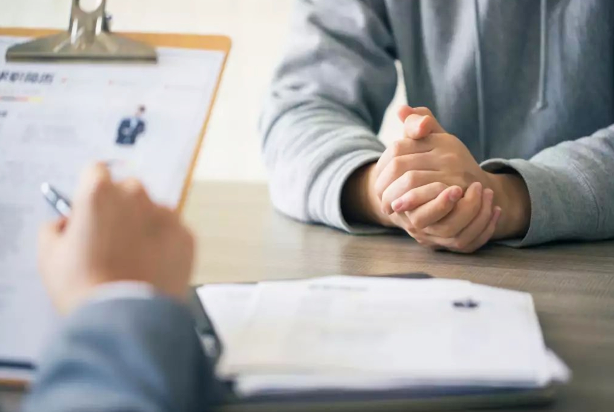 事业编制|那些辞掉事业编和公务员的年轻人，会后悔吗？成功者寥寥无几