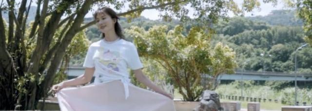 林志玲|林志玲罕见再现,摇摆长裙舞好姑娘,状态依旧