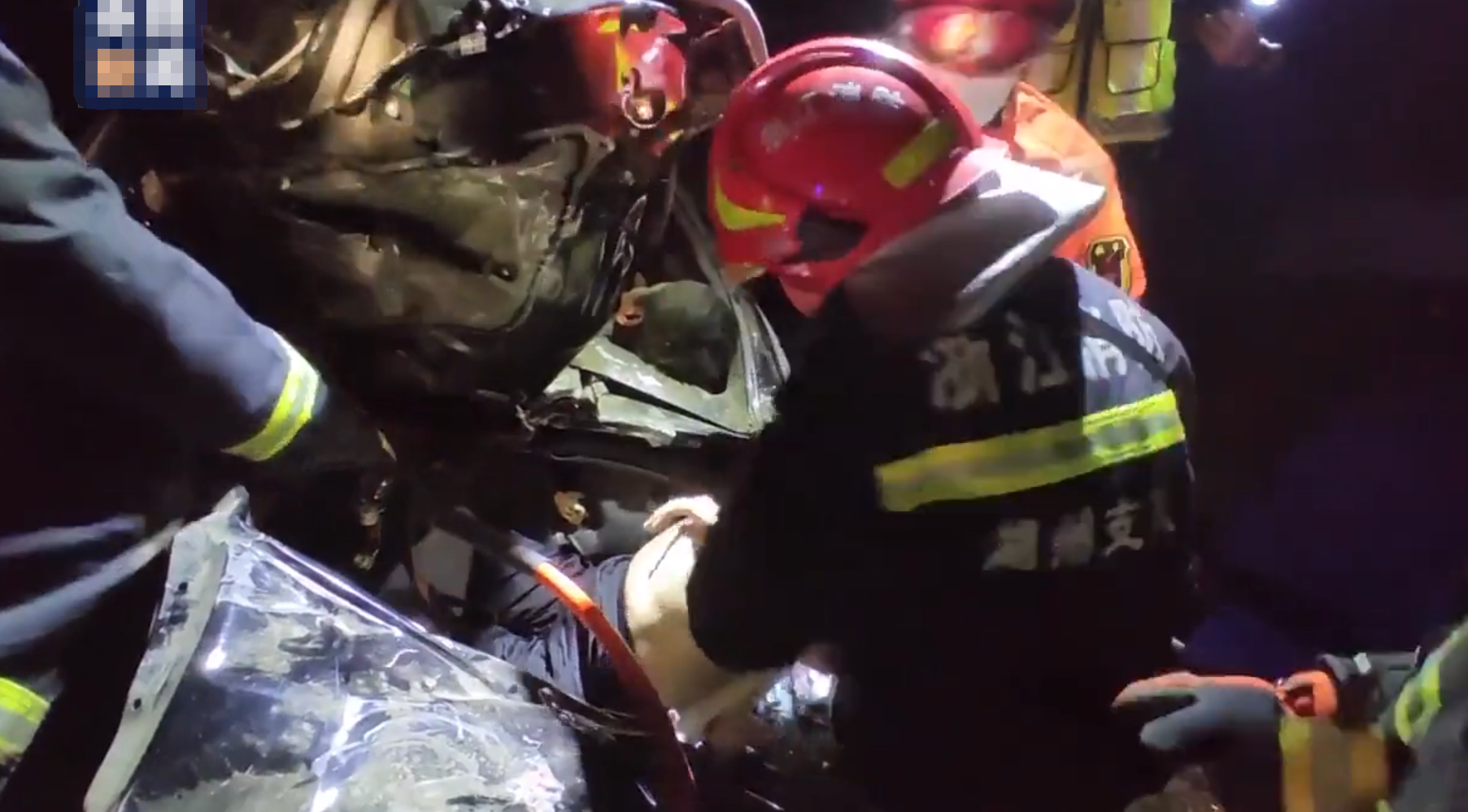 视野新闻周刊 一家五口出游三人遇难！练杭高速6车追尾致6死，事故原因现已查明