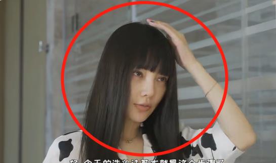 李小璐|李小璐拍“洗头”视频，卸妆出镜见素颜，终于相信她39岁