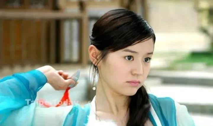 江玉燕|那个“把全剧杀得只剩下片名的女人”，带给我童年阴影，持续至今