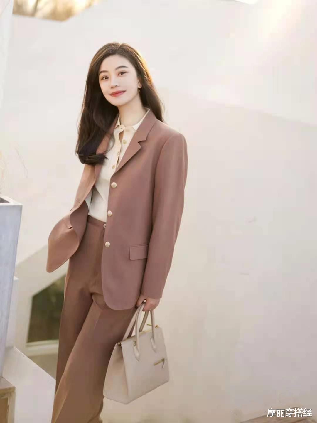 穿衣搭配|懒人春季穿搭逃不过套装风，静谧温柔的西装，真是美得不像话