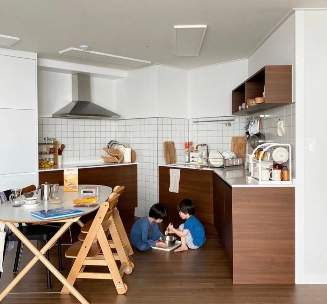 韩国妈妈97㎡极简之家，一家四口的幸福之居，处处精致又舒适