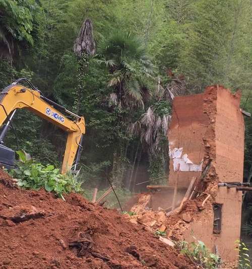 舜网 老家翻新，却在祖屋里搞出来一个“大家伙”！专家：属于上等的古董！