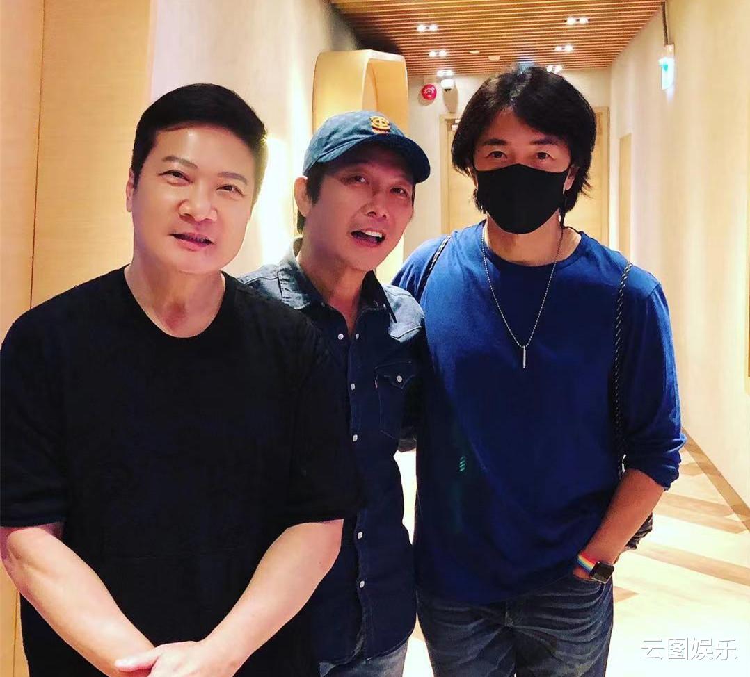 罗云熙|54岁郑伊健出席活动，与钱小豪钱嘉乐兄弟同框，三大男神冻龄有术