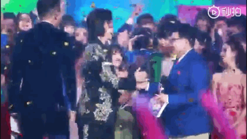 MARRY|笑喷！都美竹爆料某人吐槽前队友有狐臭，鹿晗和黄子韬都躺枪