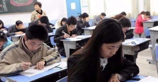 张宝林|刘昊然事业编上岸，王源考进体制内，为何明星也追求稳定的工作？