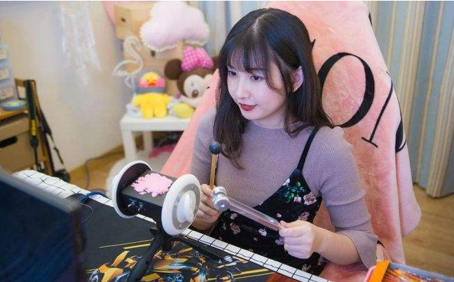 又一新行业兴起,打着合法旗号进行“不正经交易”,有人月入3万