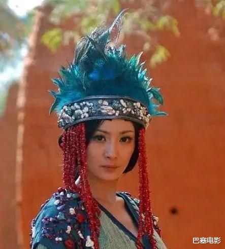 发型 头上能干这么多事！女明星奇葩发型数不完，丑拒，但笑得捂不住嘴