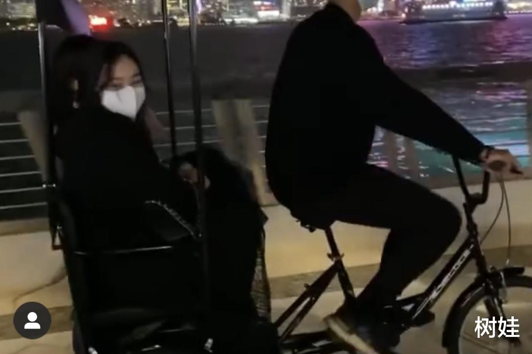 孙莉|甘比带长女出席聚会见世面，13岁刘秀桦读贵价私校，每年学费23万