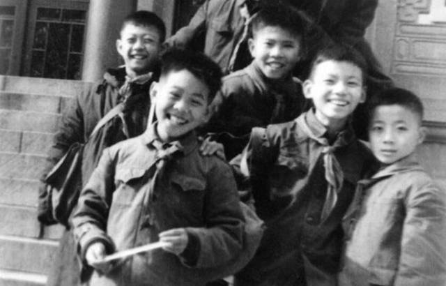 李连杰|利智60岁幸福难掩,被李连杰抛弃,住贫民窟10年的黄秋燕怎样了?