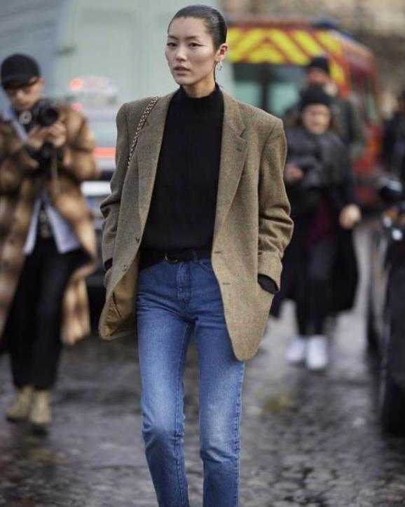 洗发水|超模的时尚我不懂,刘雯西装很高级非搭配油头,全靠气场撑住