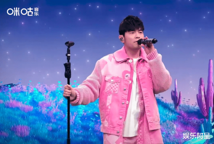 周杰伦|周杰伦｜纵然时光不再，舞台上的你依旧是最闪耀的光！