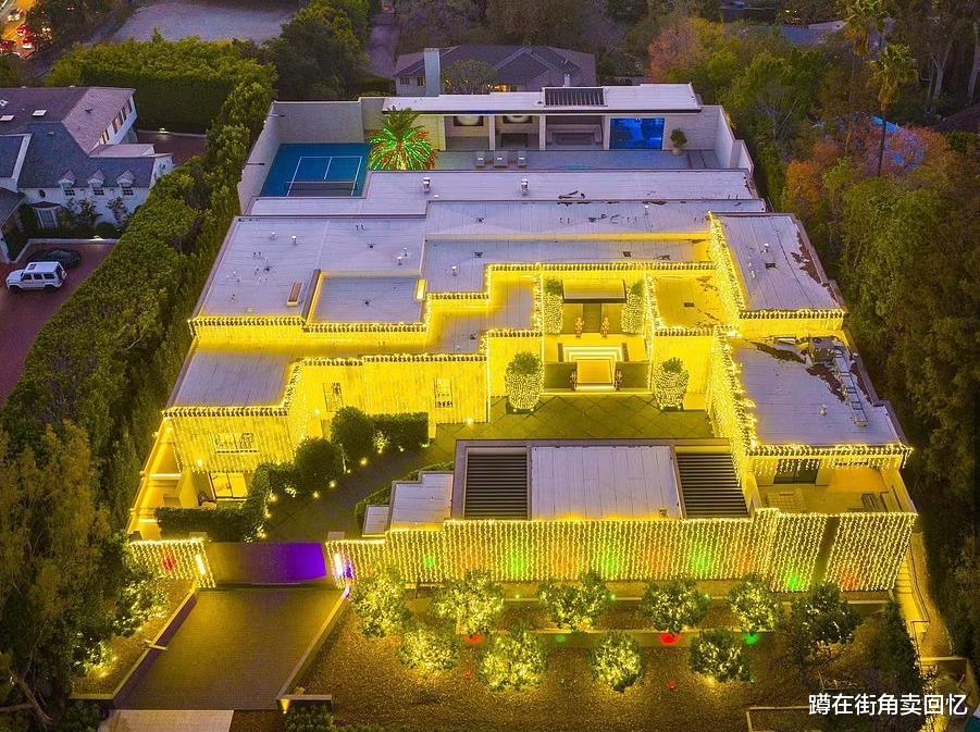 景甜|卡戴珊家疯狂狗血的一年！离婚订婚，出轨复合，小小妹偷偷生二胎