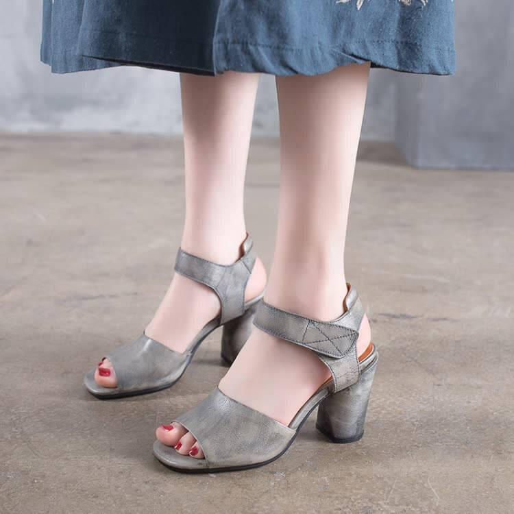 24格时尚圈|炎炎夏日,怎么可以少的了一双清凉的凉鞋呢?