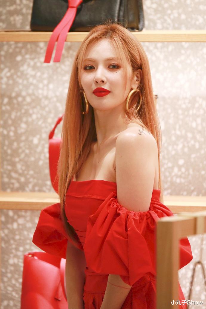 金泫雅|“南韩小野马”泫雅晒火辣美照，小背心炫出小蛮腰，身材管理顶级