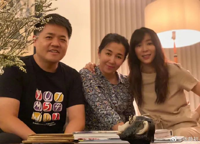 关晓彤|41岁张静初，花5年时间打造单身别墅：家里堆满旧物，却美得不像话！