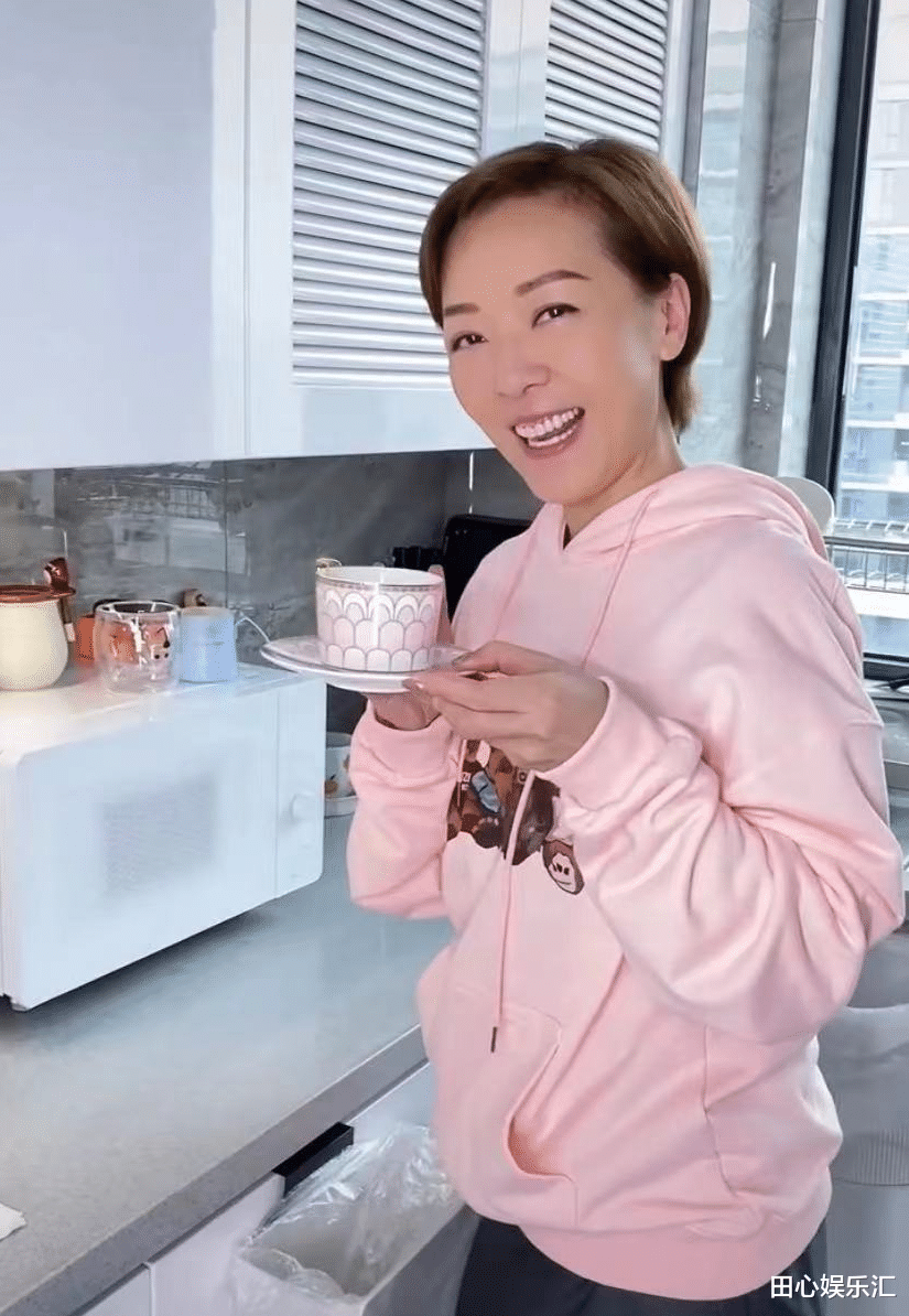 电影|香港一女明星为了带货定居杭州买豪宅，学普通话只为带货