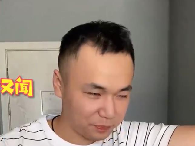 浙江一男子和妻子外地出差,挤出母乳不舍得扔,男子喝后反应真实