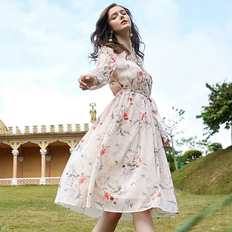 乐享时尚潮流|入秋了，想做一个优雅的女人，建议穿“秋裙”搭裸鞋，满满女人味