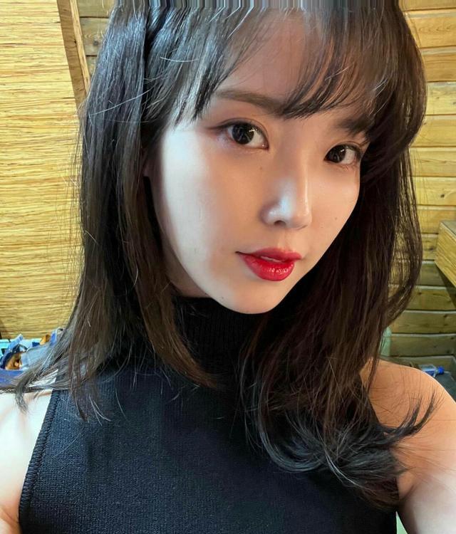 iu|melon2021年榜公开，IU摘走年歌大奖，10曲入榜彰显其乐坛统治力