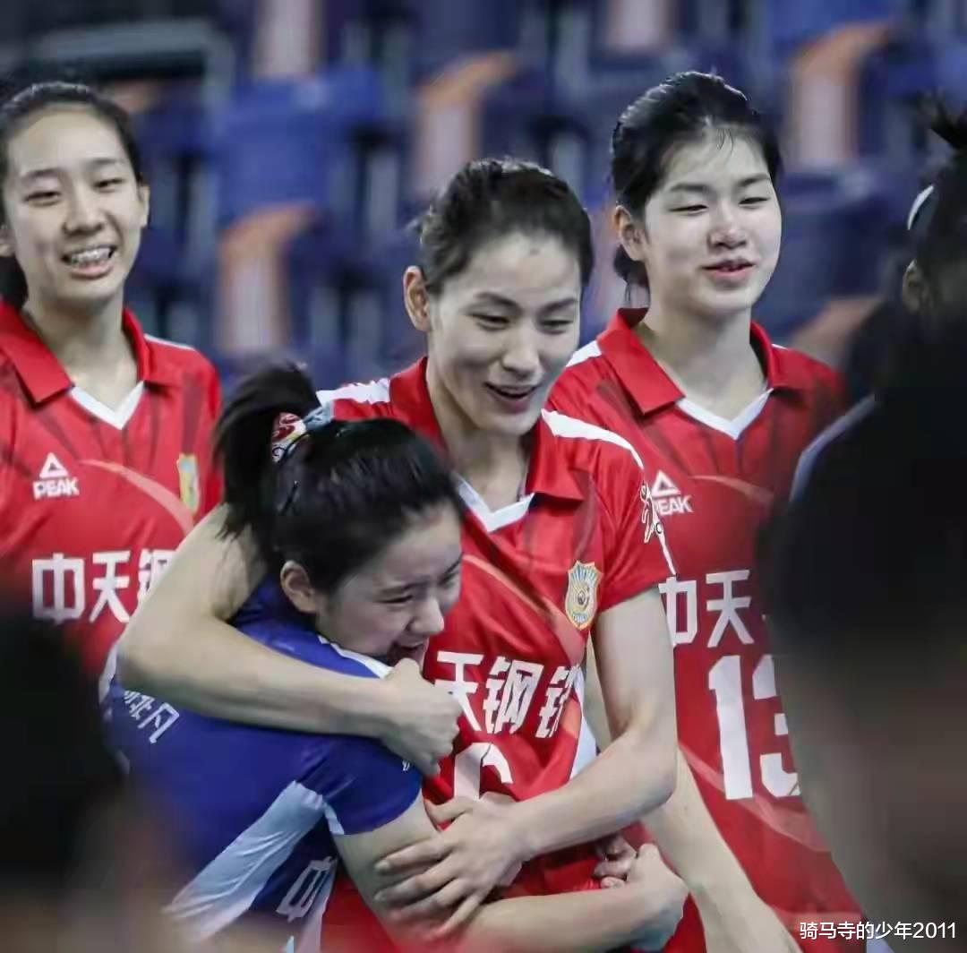 上海女排|上海女排落败，江苏两个小副攻风头盖过国手高意，你怎么看？