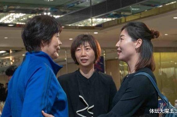 巴塞羅那|魏秋月公開秀廚藝，與功勛名帥相聚引猜想，有望助力女排走出低谷