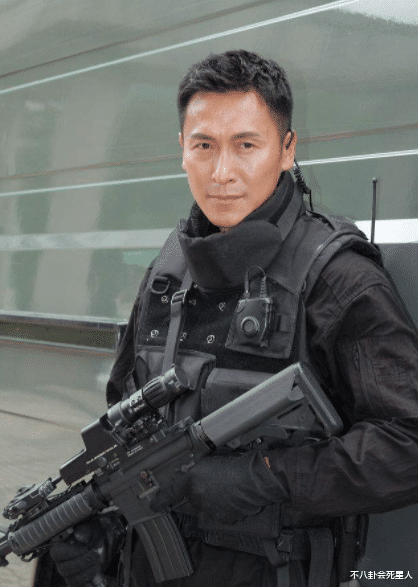 男神|明明长得丑，却偏偏让人觉得帅，这10位港圈男神，赢在气质！