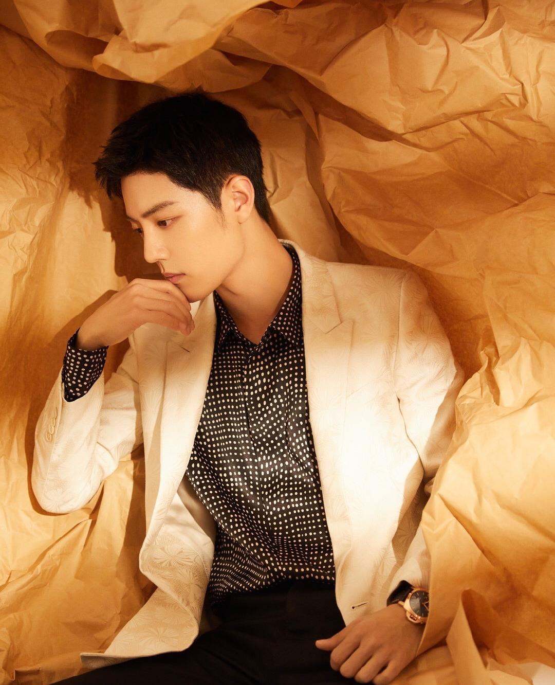 肖战|肖战成“背锅侠”？吴亦凡事件牵扯到肖战，粉丝鸣不平