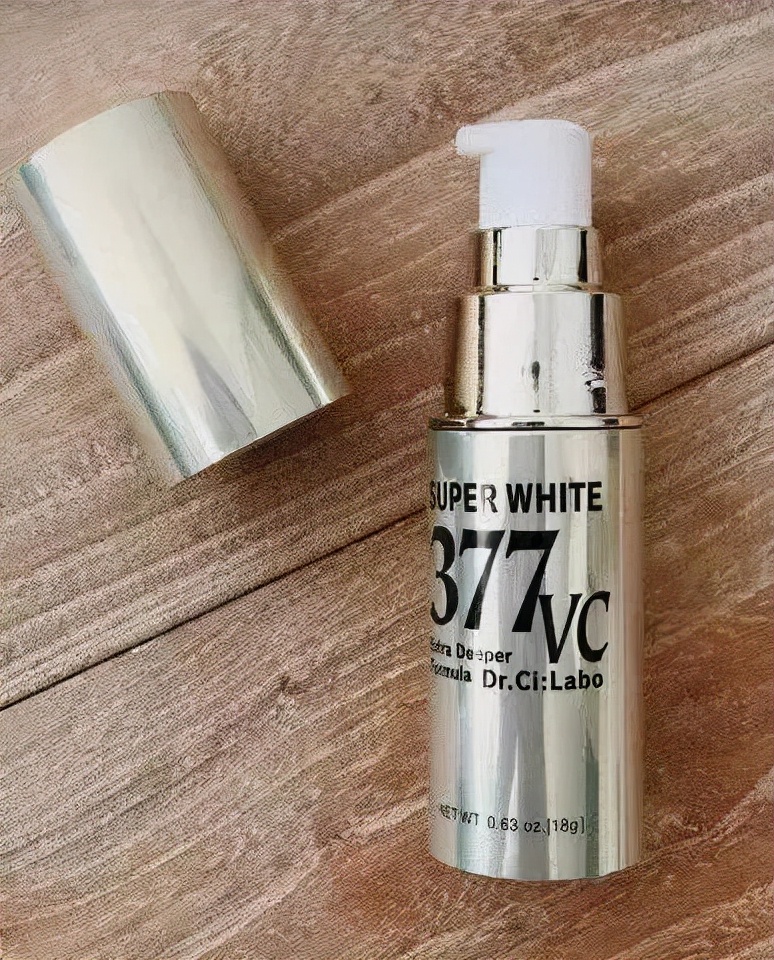 巫马玉龙|网络热门精华液推荐：这些精华液有效补水保湿，增加肌肤锁水能力