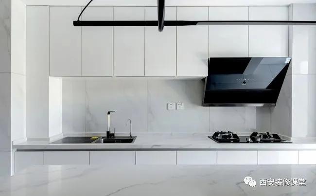 110㎡三室改两室，灰粉色通透空间