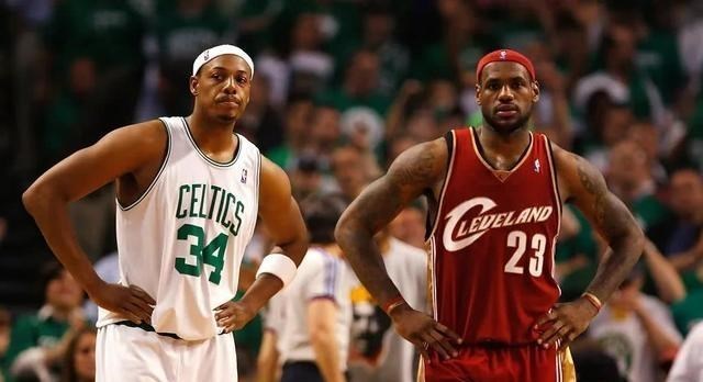 清浅微笑的我|26岁的詹姆斯和字母哥谁更强?名嘴评论一针见血,詹姆斯或被超越