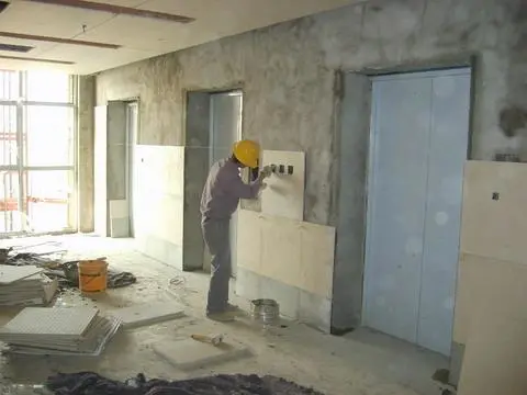 装修师傅用业主马桶被坑了1200,是业主计较还是工人自找麻烦?