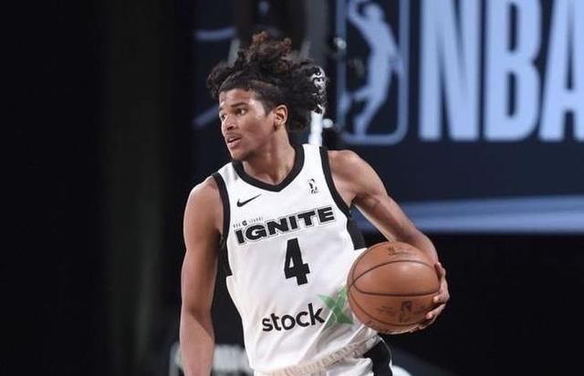 停业整顿 模板邓肯！斯通完成压哨交易，场均19+8内线加盟火箭！